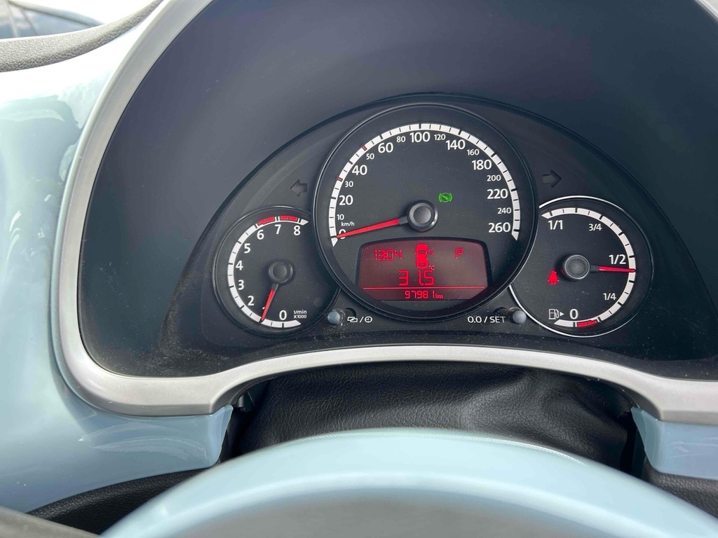 Volkswagen Beetle 1.6 Design Tdi Bluemotion White #12