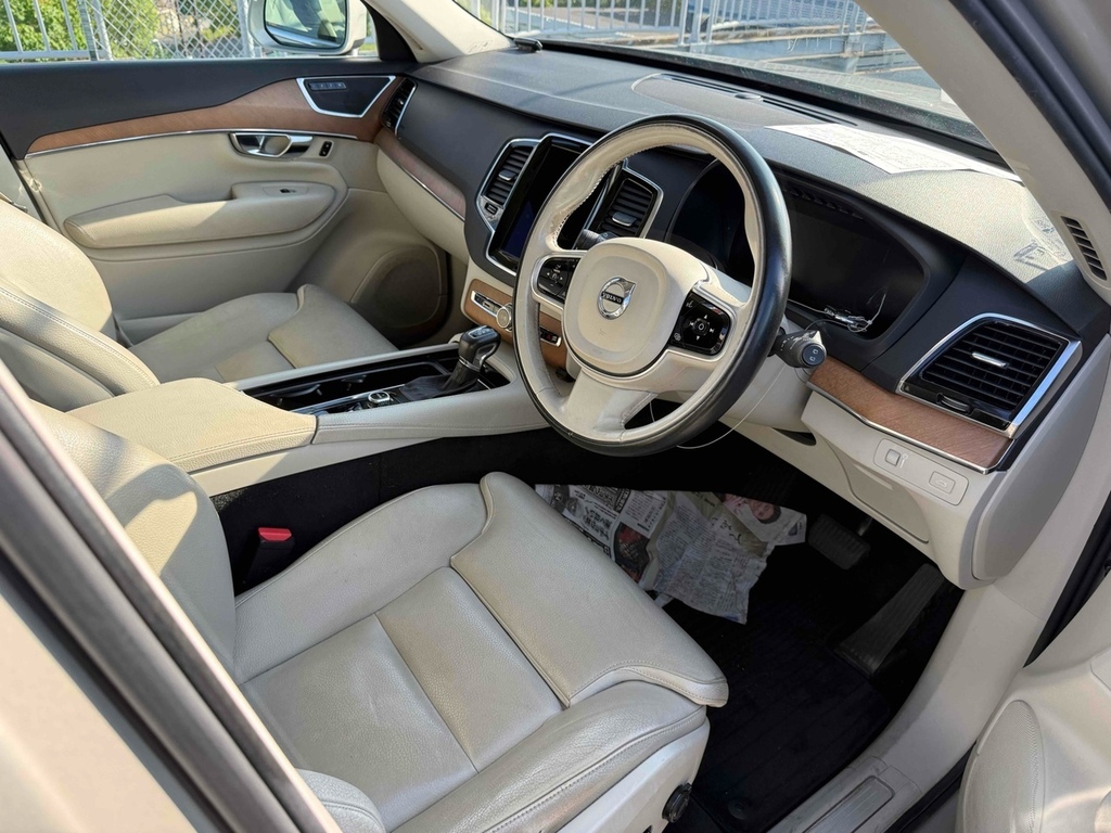 Volvo XC90 T5 Momentum Awd  #2