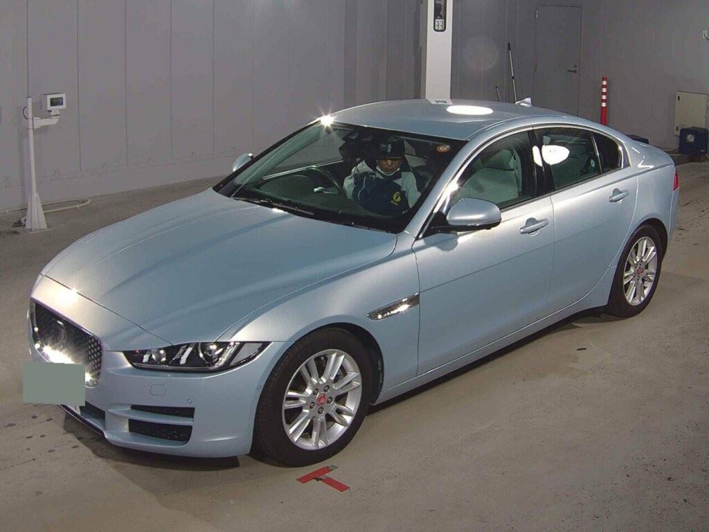 Jaguar XE Se  #2