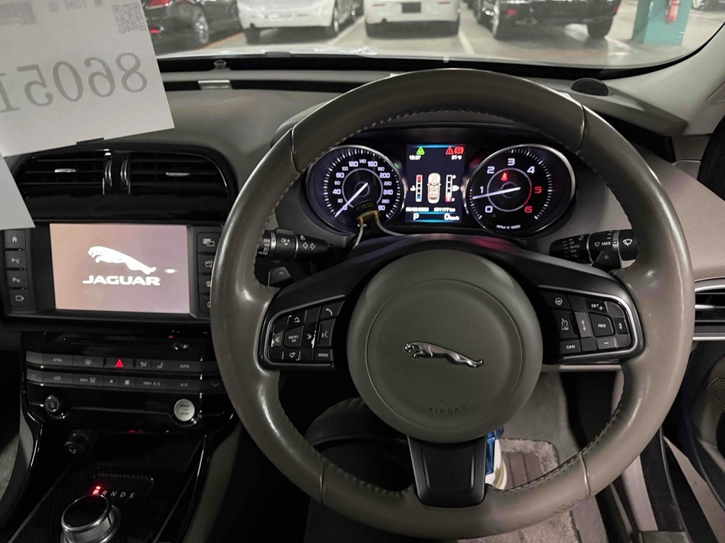 Jaguar XE Se  #5