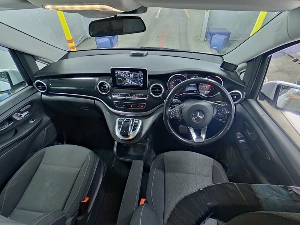 Mercedes-Benz V Class V220 D Sport  #2