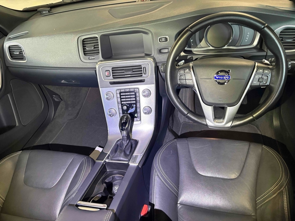Volvo V60 D4 Dynamic Edition #2