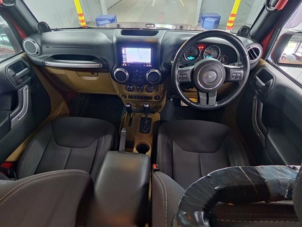 Jeep Wrangler V6 Sahara Unlimited  #2