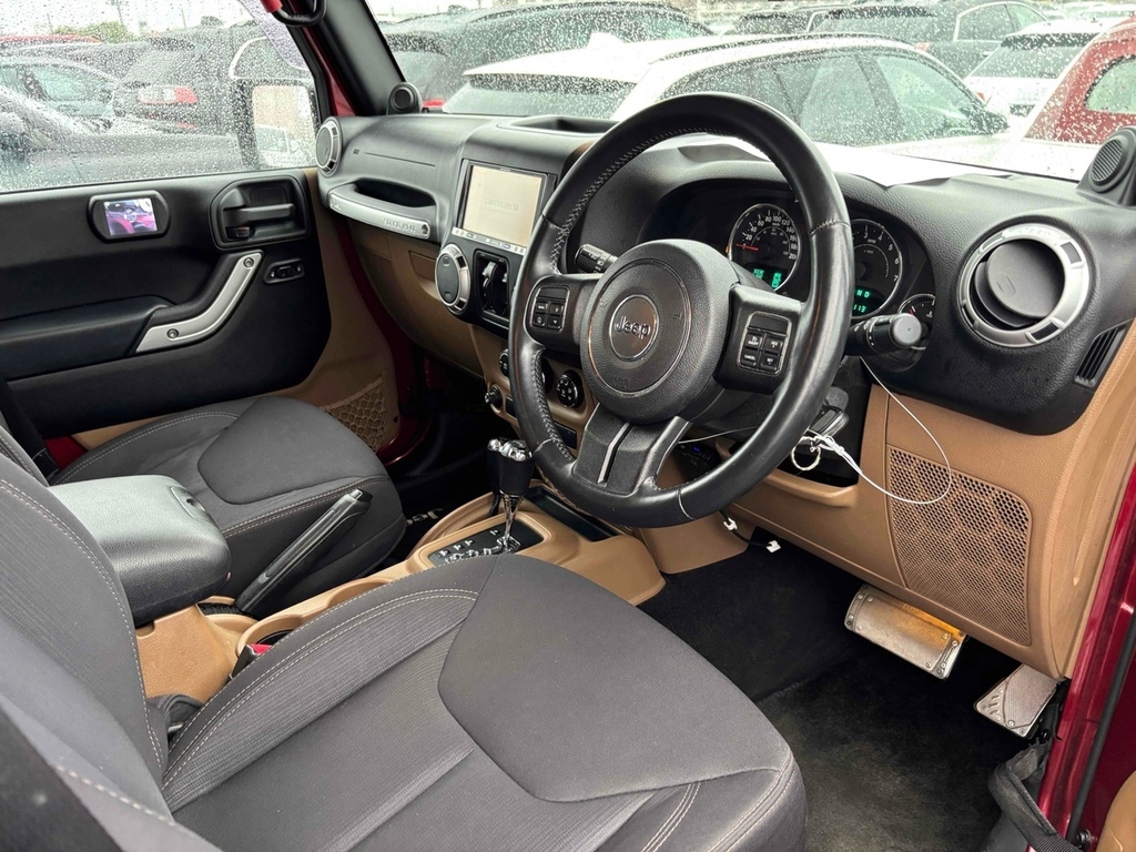 Jeep Wrangler V6 Sahara Unlimited  #6