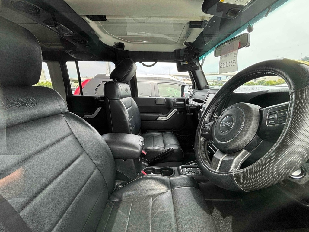 Jeep Wrangler Sahara Unlimited  #5