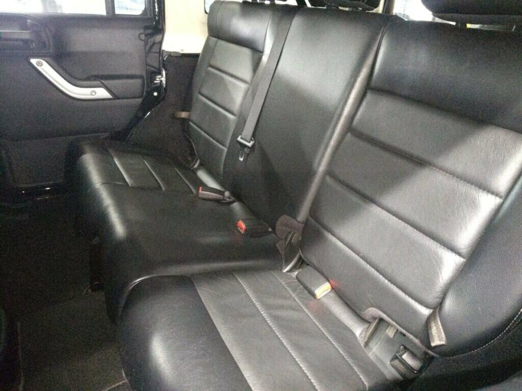Jeep Wrangler Sahara Unlimited  #6