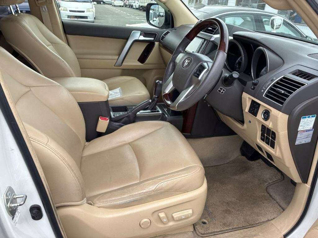 Toyota Land Cruiser D-4d Active White #8