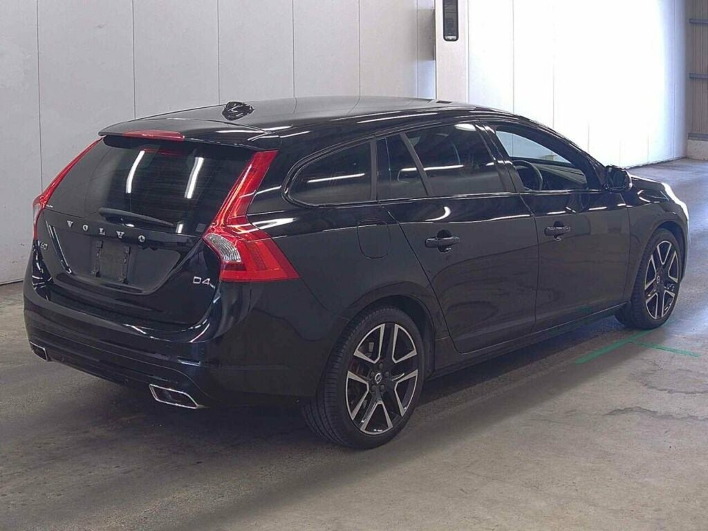 Volvo V60 D4 Dynamic Edition #2