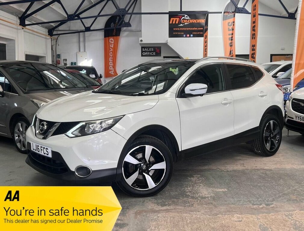 Nissan Qashqai 1.2L N-connecta White