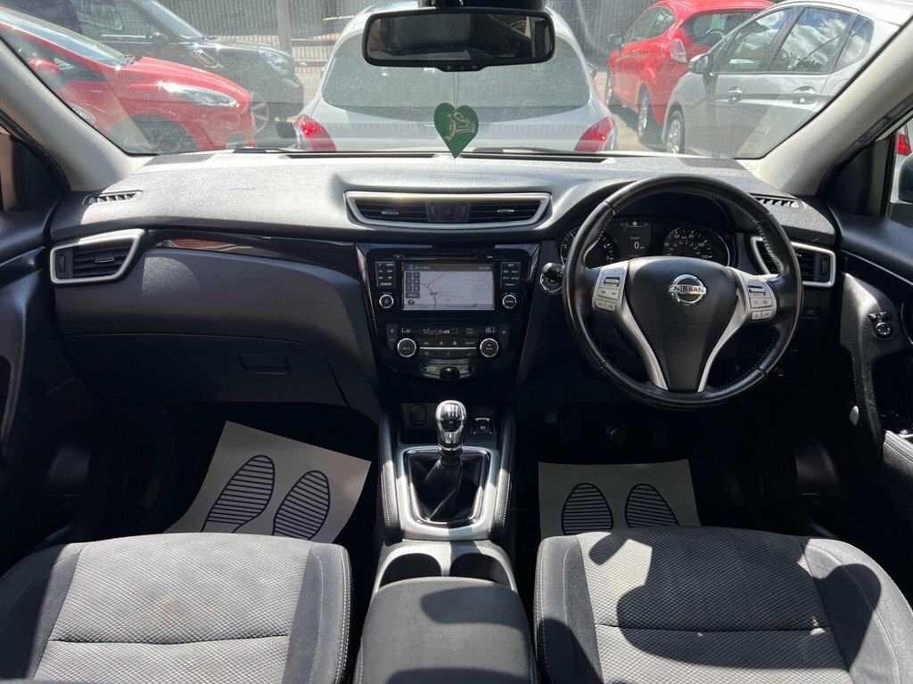Nissan Qashqai 1.2L N-connecta White #2