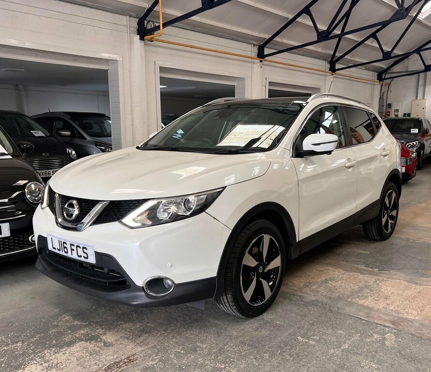 Nissan Qashqai 1.2L N-connecta White #6