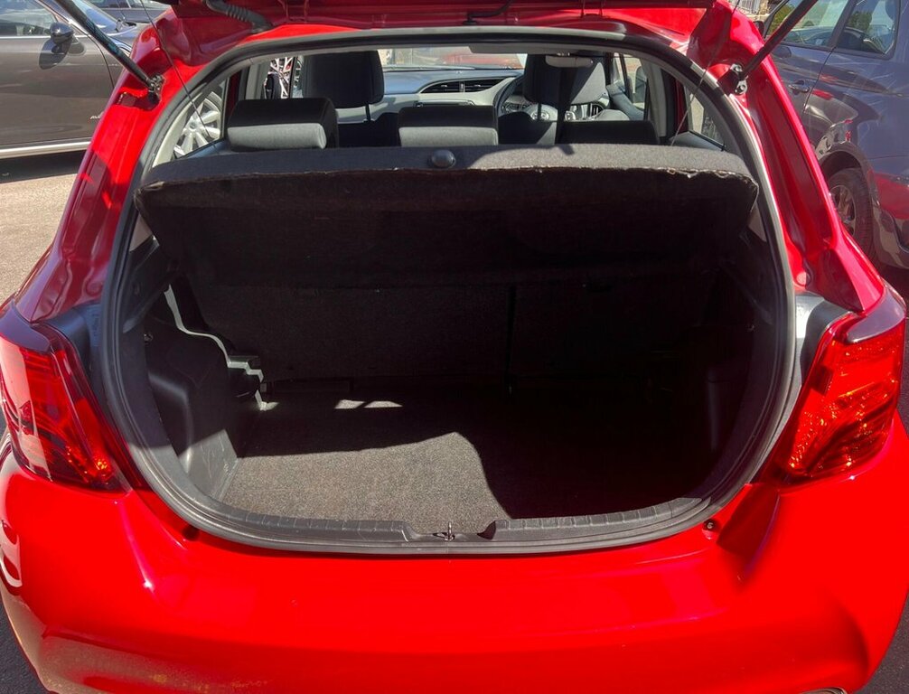 Toyota Yaris 1.3L Icon Red #6