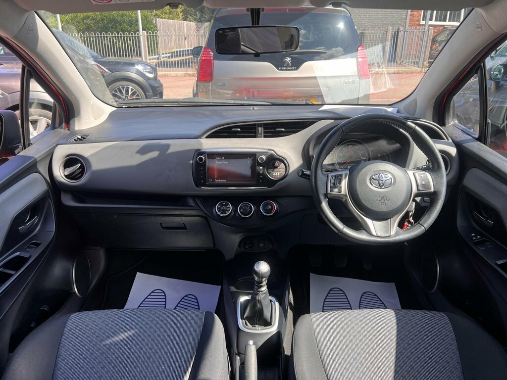 Toyota Yaris 1.3L Icon Red #5