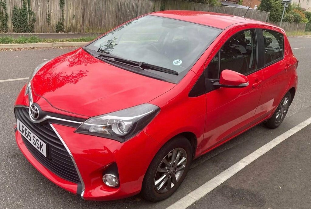 Toyota Yaris 1.3L Icon Red