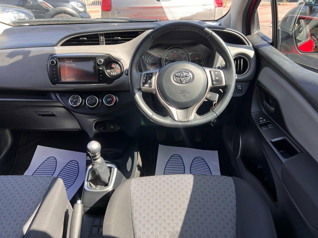Toyota Yaris 1.3L Icon Red #4