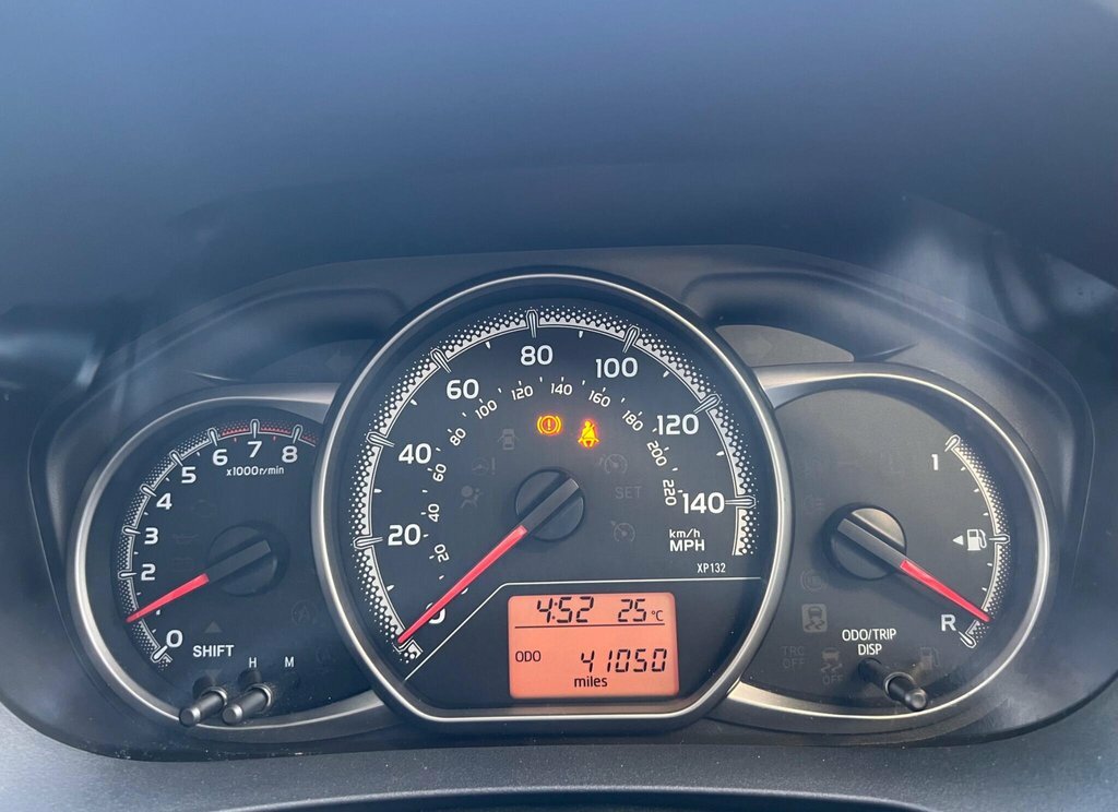 Toyota Yaris 1.3L Icon Red #2