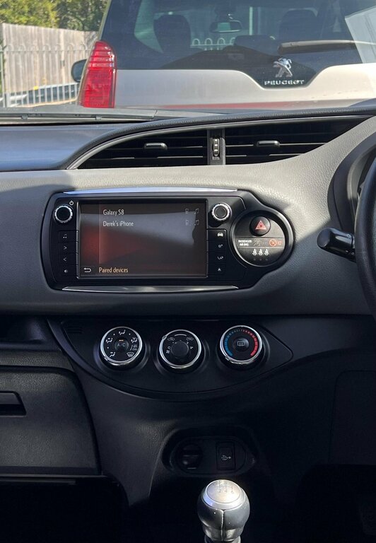 Toyota Yaris 1.3L Icon Red #3