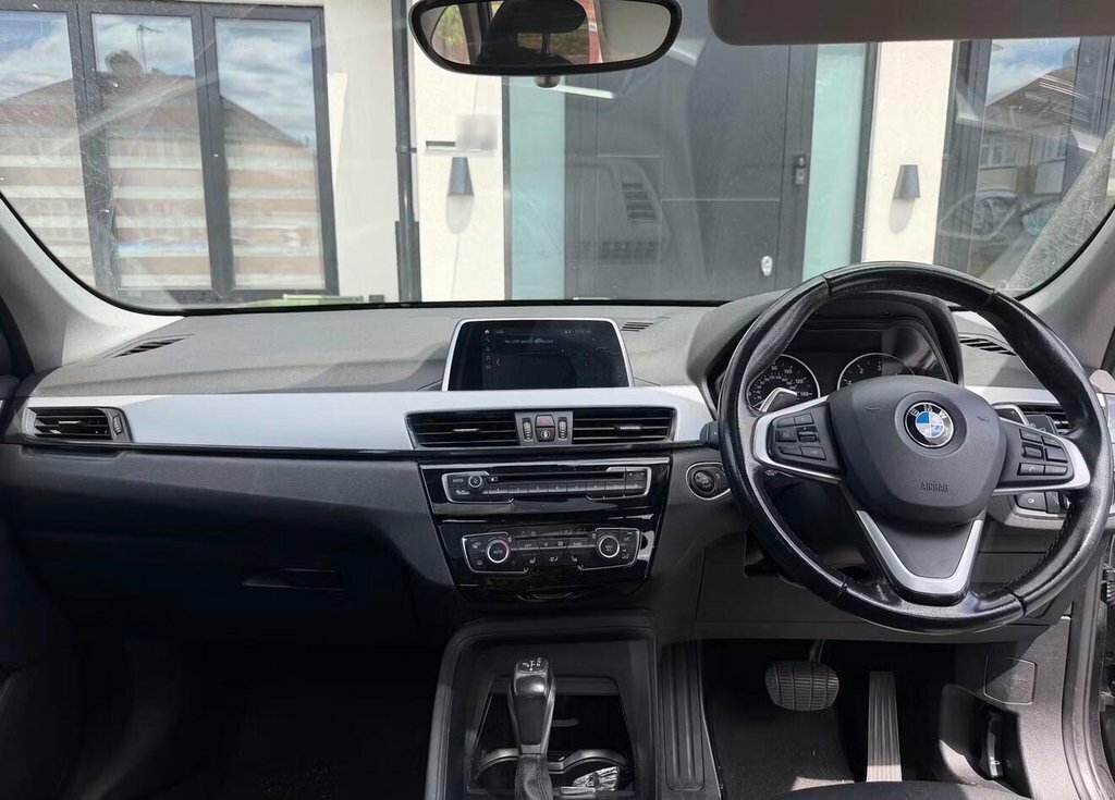BMW X1 2L Se Black #2