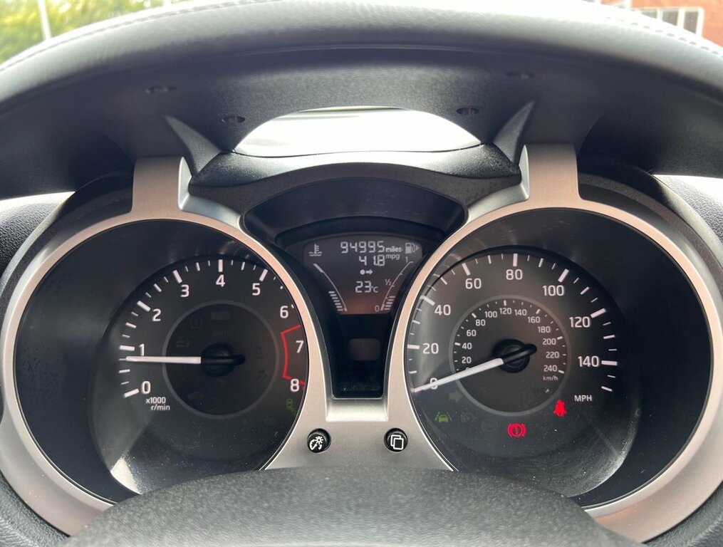 Nissan Juke 1.2L Tekna Silver #2