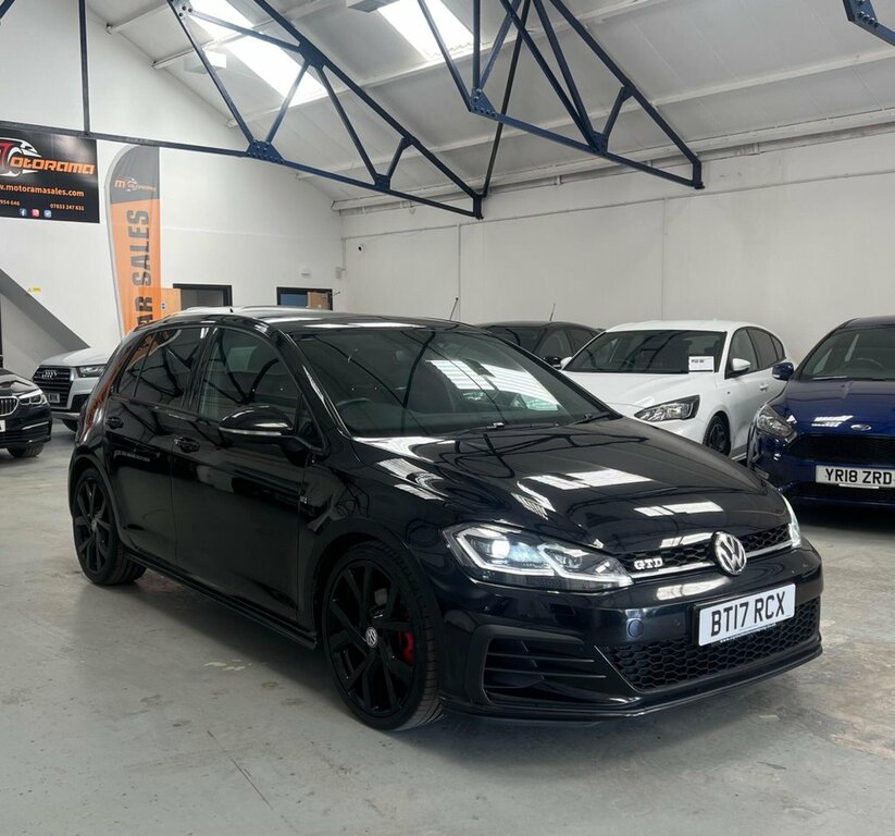 Volkswagen Golf 2L Gtd Black #4
