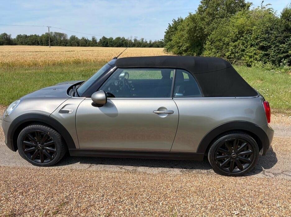 Mini Convertible 1.5L Cooper Silver