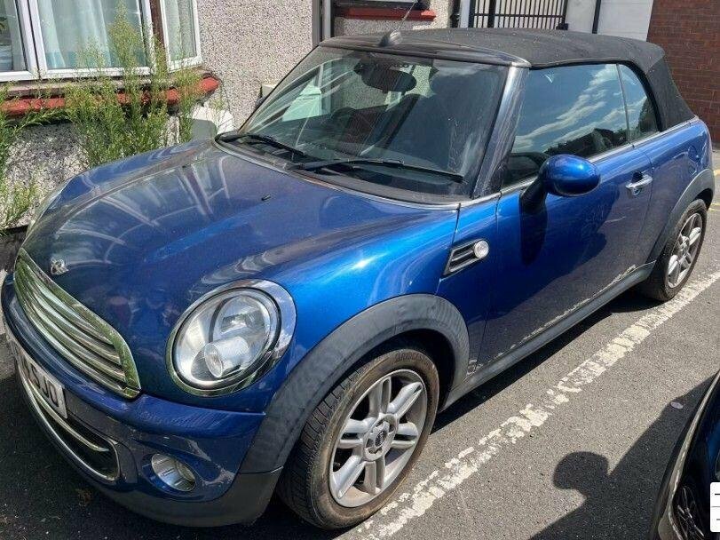 Mini Convertible 1.6L Cooper Blue