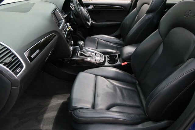 Audi Q5 Estate Black #13