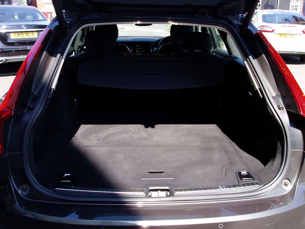Volvo V90 D4 R-design Pro Grey #15