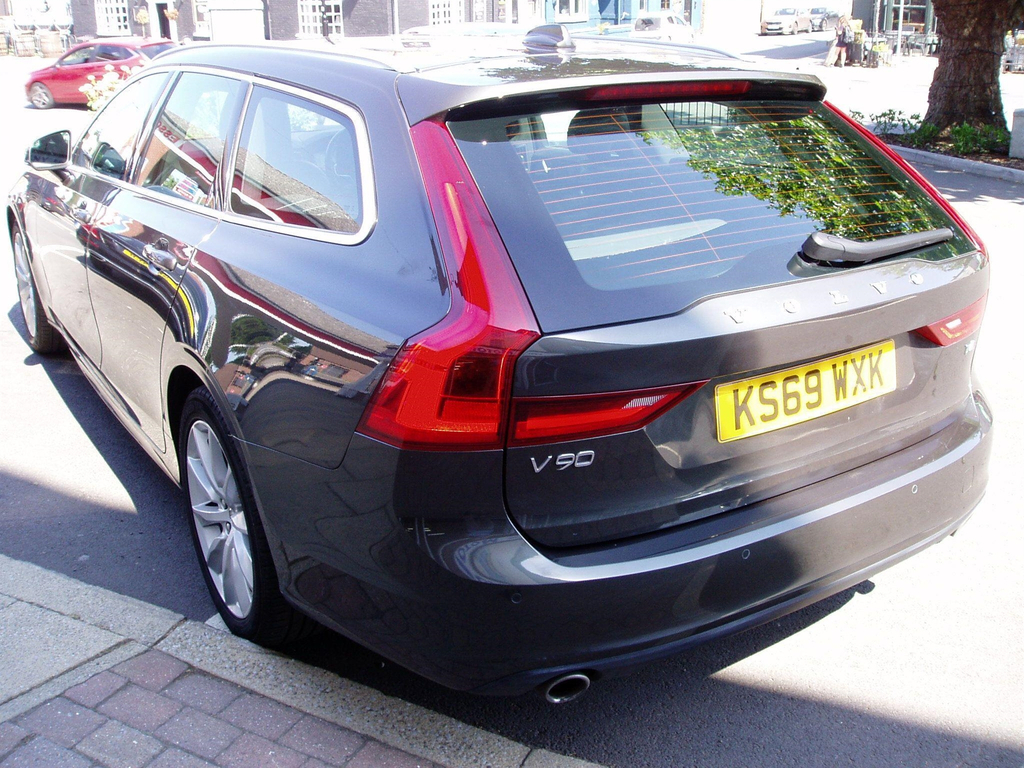 Volvo V90 2.0 T4 Momentum Plus Euro 6 Ss #3