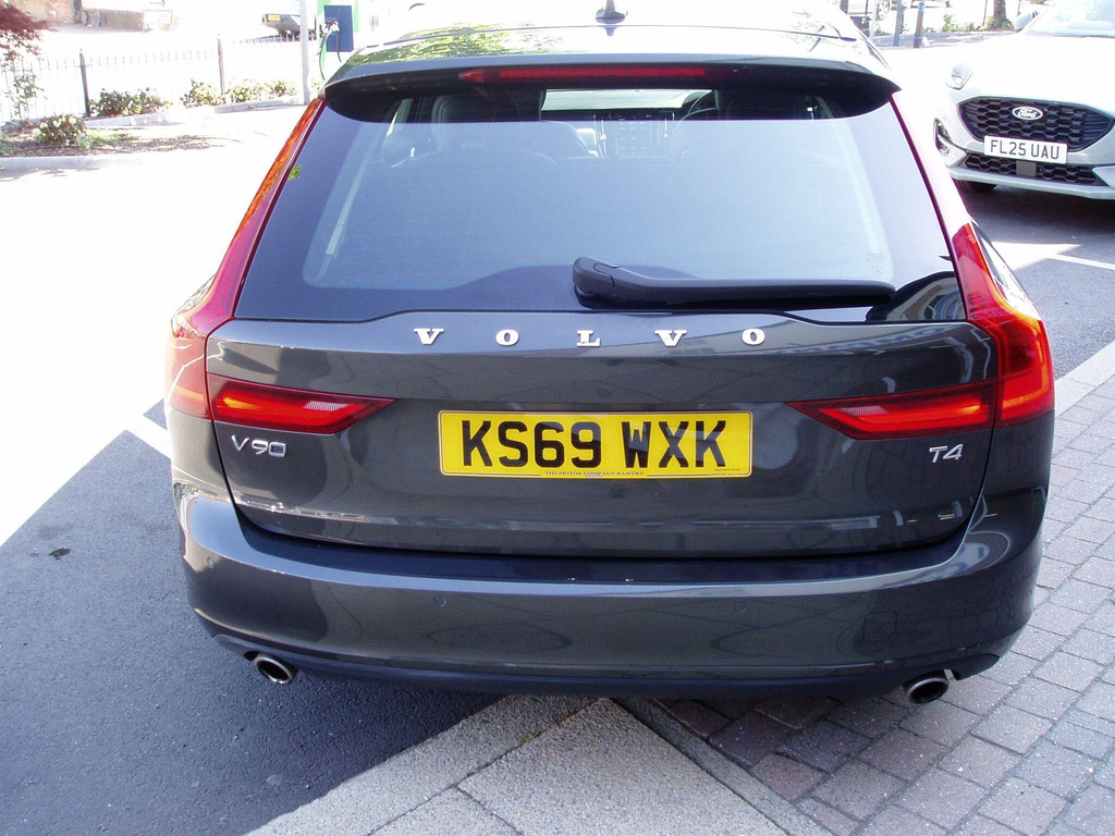 Volvo V90 2.0 T4 Momentum Plus Euro 6 Ss #4