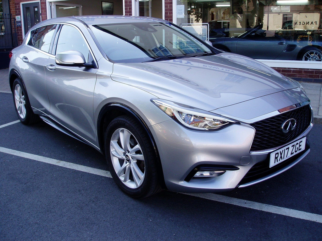 Infiniti Q30 1.5D Se Euro 6 Ss Silver #2