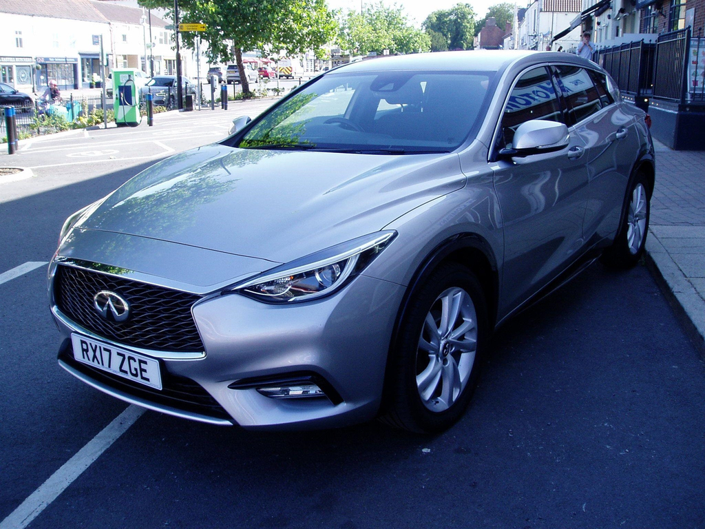 Infiniti Q30 1.5D Se Euro 6 Ss Silver #3