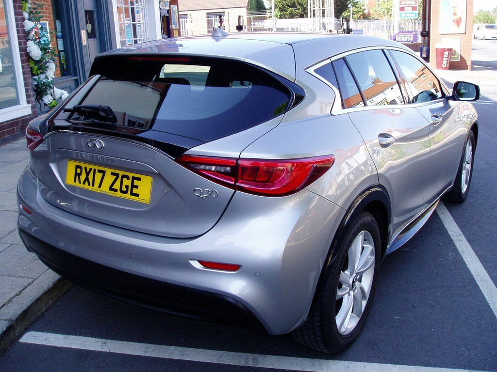 Infiniti Q30 1.5D Se Euro 6 Ss Silver #5