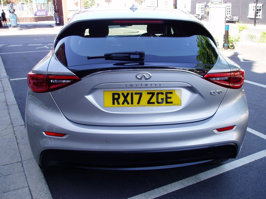 Infiniti Q30 1.5D Se Euro 6 Ss Silver #6