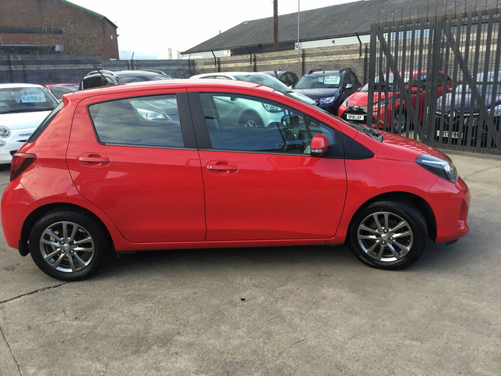 Toyota Yaris 1.33 Dual Vvt-i Icon Hatchback E NU64UTN Red #2