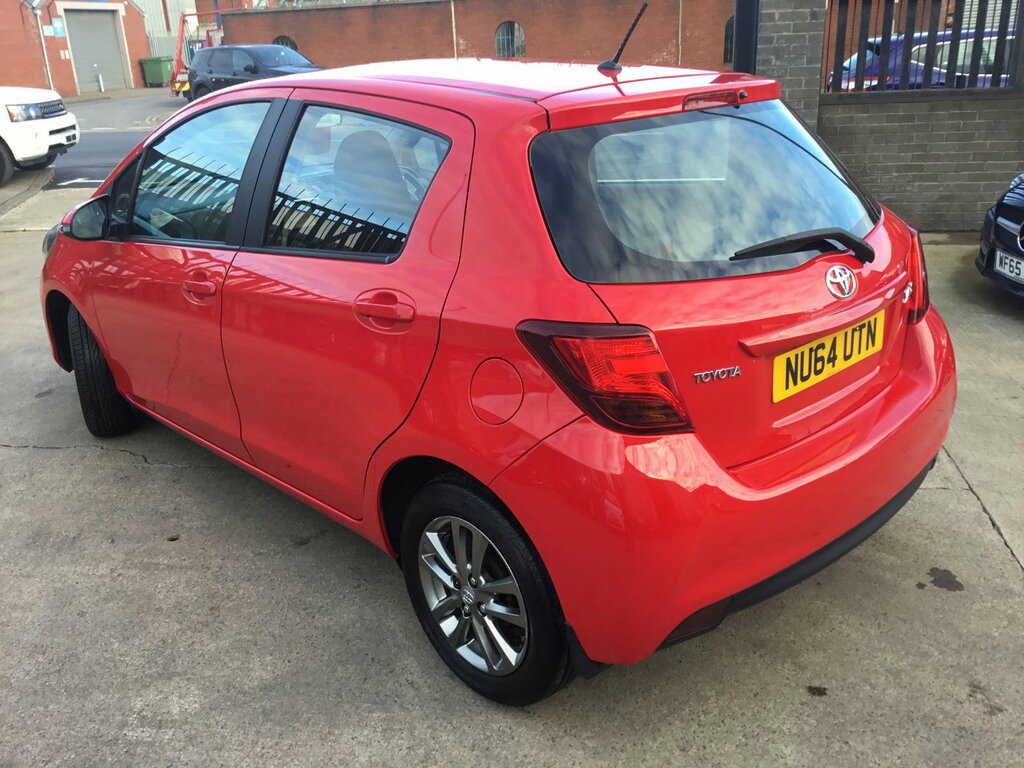 Toyota Yaris 1.33 Dual Vvt-i Icon Hatchback E NU64UTN Red #6