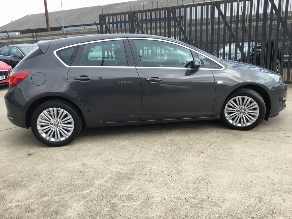 Vauxhall Astra Astra Hatchback Grey #2