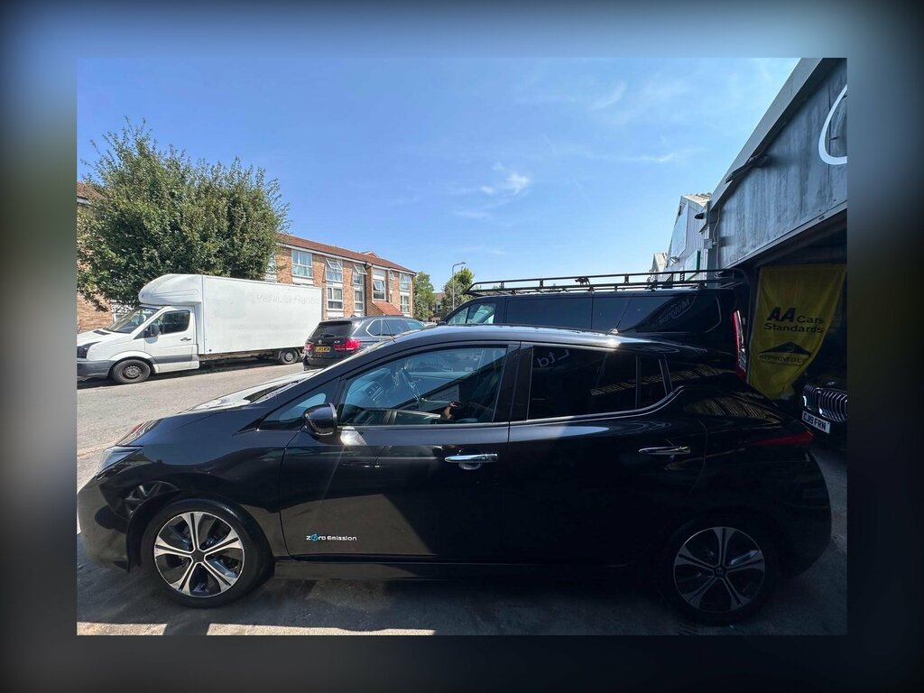 Nissan Leaf 40Kwh Tekna Black #5