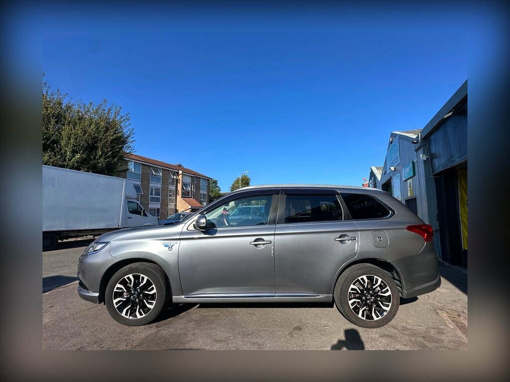 Mitsubishi Outlander 2.0H 12Kwh 4Hs Cvt 4Wd Euro 6 Ss Grey #4