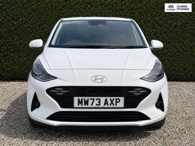 Hyundai I10 1.2 Premium Hatchback Euro 6 Ss MW73AXP White #2