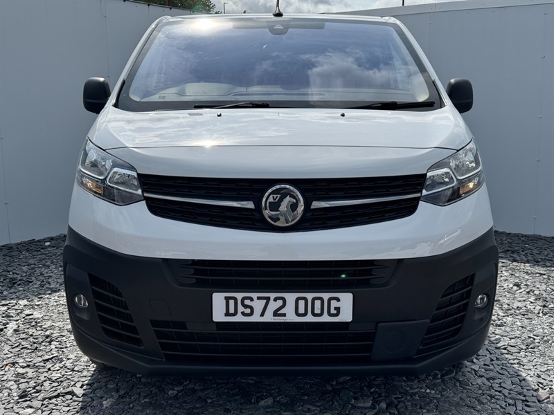 Vauxhall Vivaro 1.5 Turbo D 2900 Dynamic Panel Van 6Dr Manu DS72OOG White #2