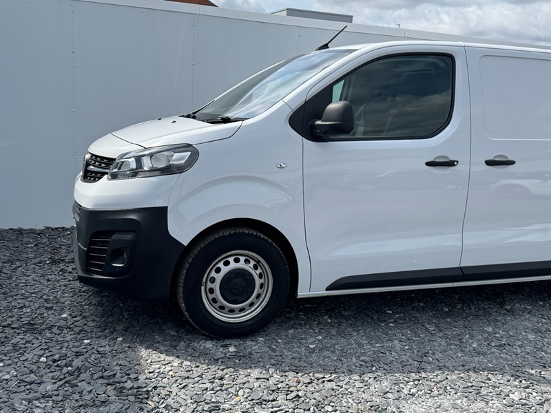 Vauxhall Vivaro 1.5 Turbo D 2900 Dynamic Panel Van 6Dr Manu DS72OOG White #5