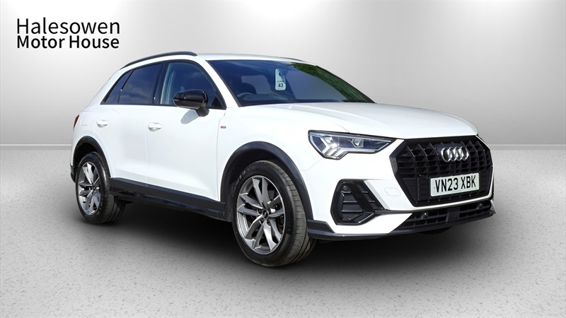 Audi Q3 1.5 Tfsi Cod 35 Black Edition Suv Manua VN23XBK White #2