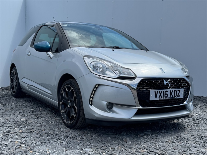 DS DS 3 1.2 Puretech Elegance Hatchback Silver #2