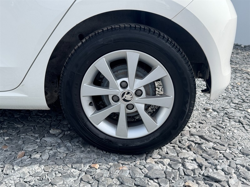 Skoda Citigo 1.0 Mpi Greentech Se L Hatchback White #6