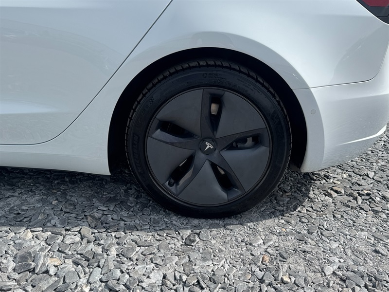 Tesla Model 3 Dual Motor Performance Saloon GJ69FKH White #6