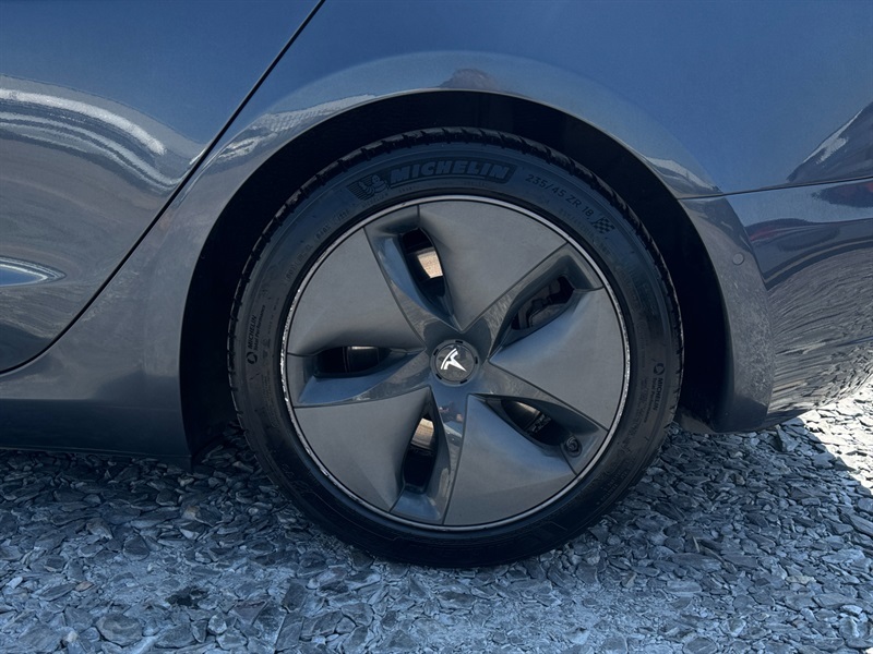 Tesla Model 3 Standard Range Plus Saloon Rwd BK70WYF Grey #6