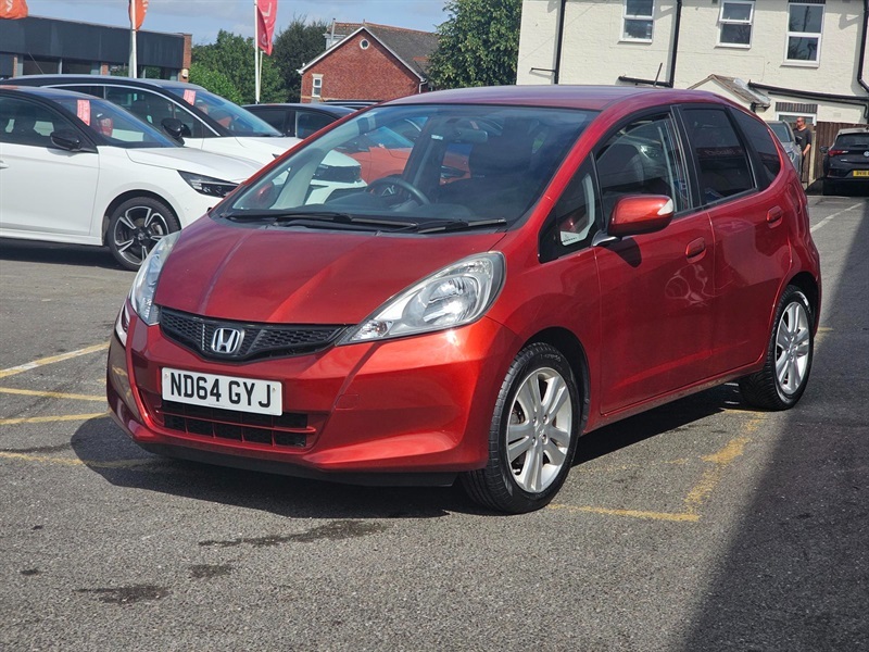 Honda Jazz 1.4 I-vtec Es Plus Hatchback Cvt Euro 5 ND64GYJ Red #2