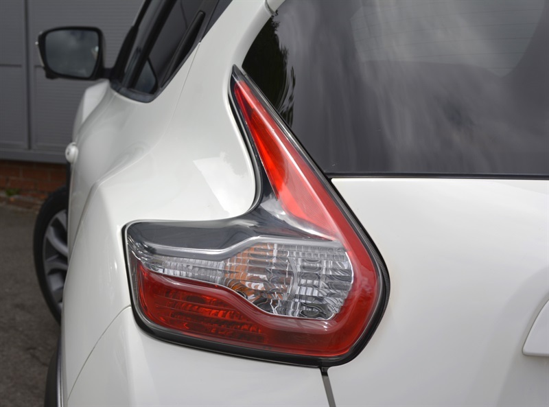 Nissan Juke Hatchback Black #25