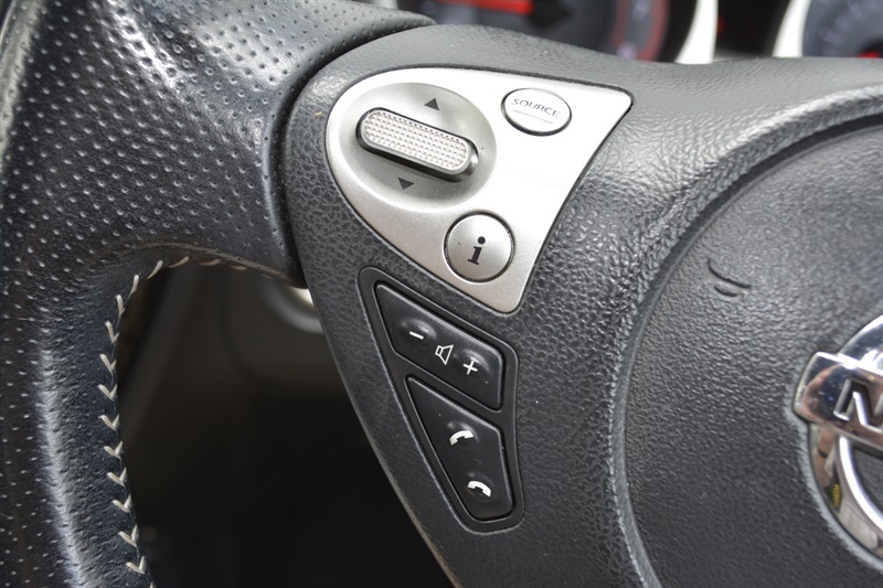Nissan Juke Hatchback Black #20